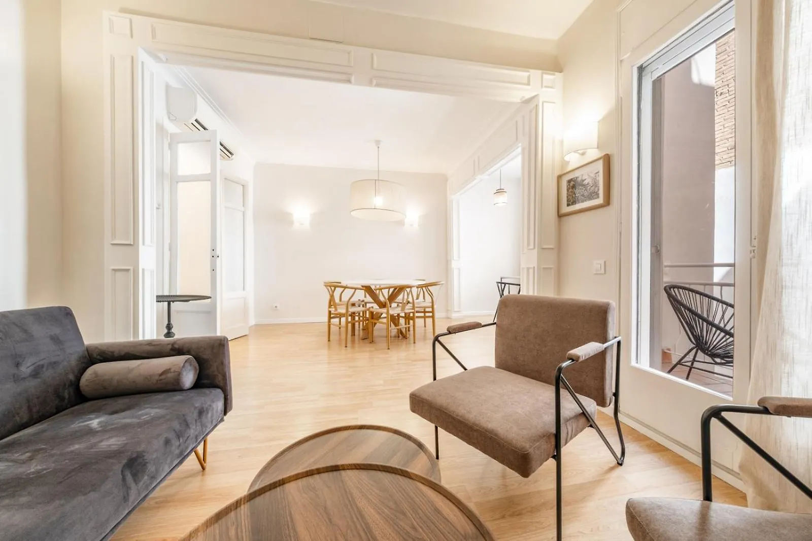 Ainb Barcelona Sants Apartments