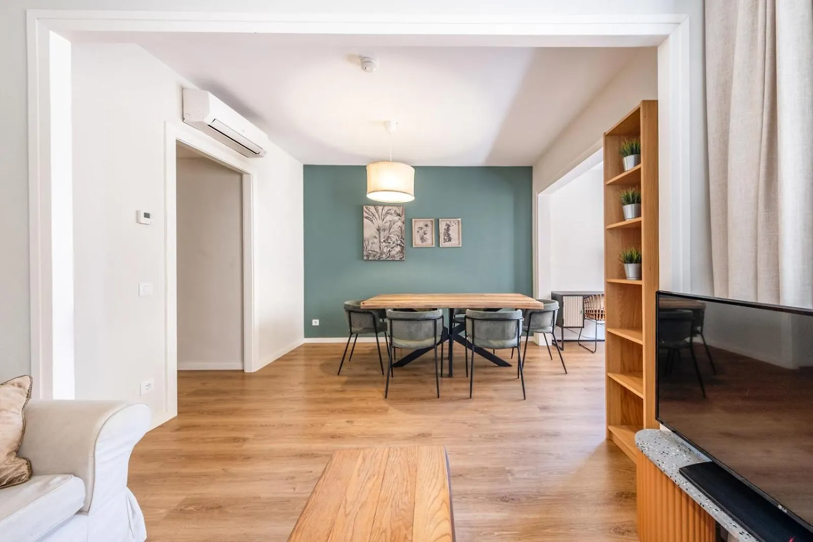 Ainb Barcelona Sants Apartments