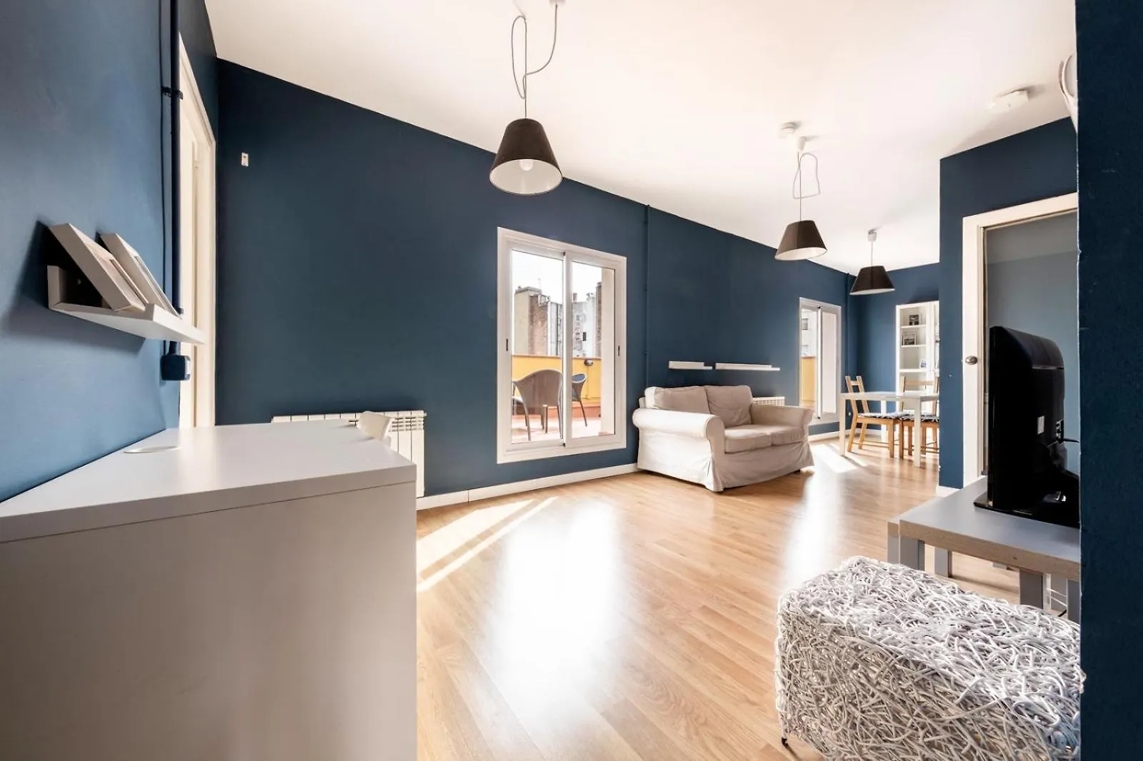 Ainb Barcelona Sants Apartments