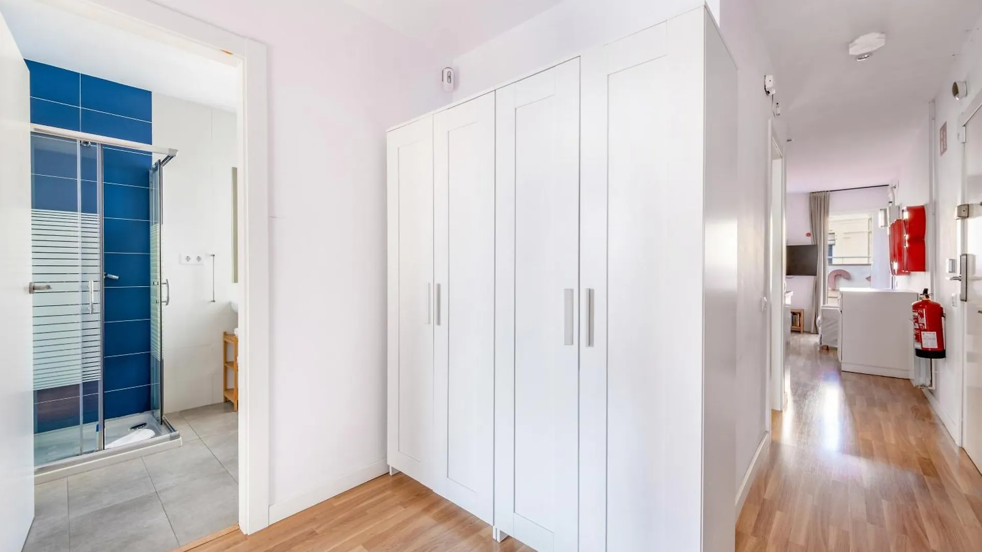 Ainb Barcelona Sants Apartments