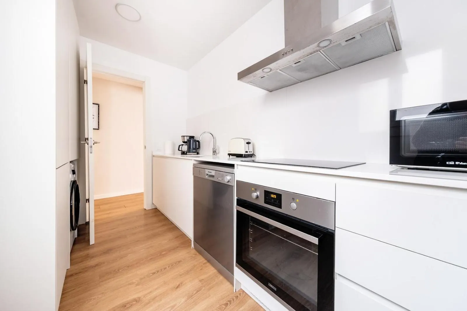 Ainb Barcelona Sants Apartments
