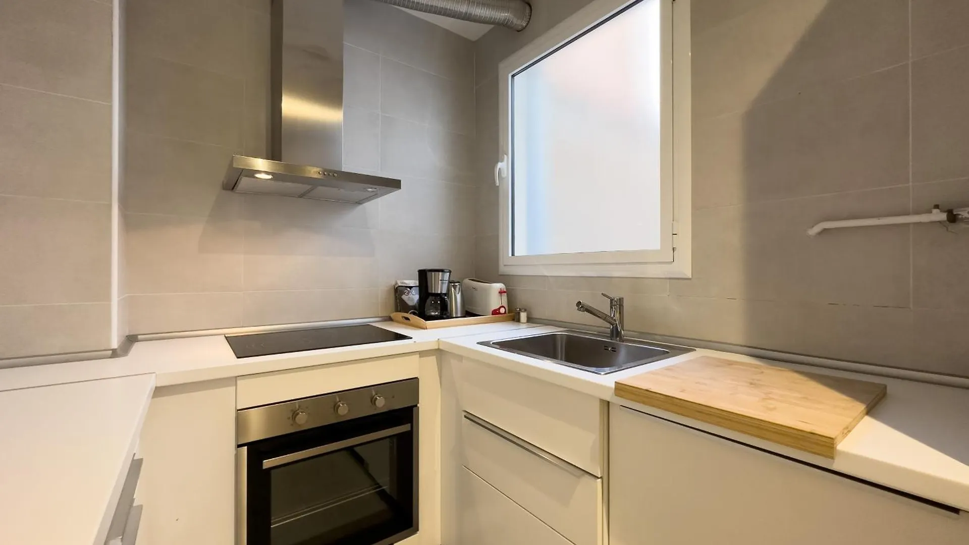 Ainb Barcelona Sants Apartments
