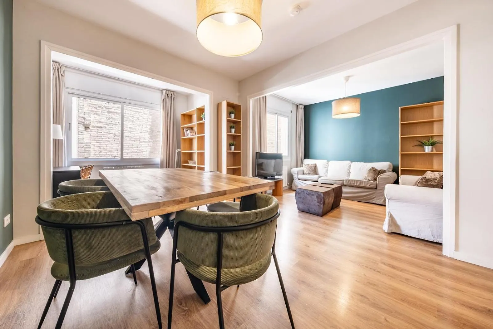 Ainb Barcelona Sants Apartments