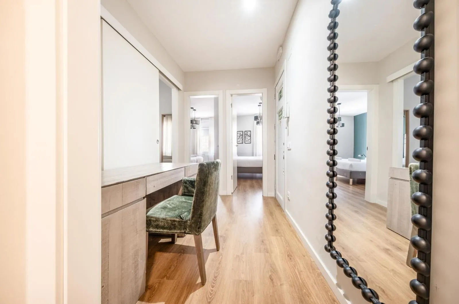 Ainb Barcelona Sants Apartments