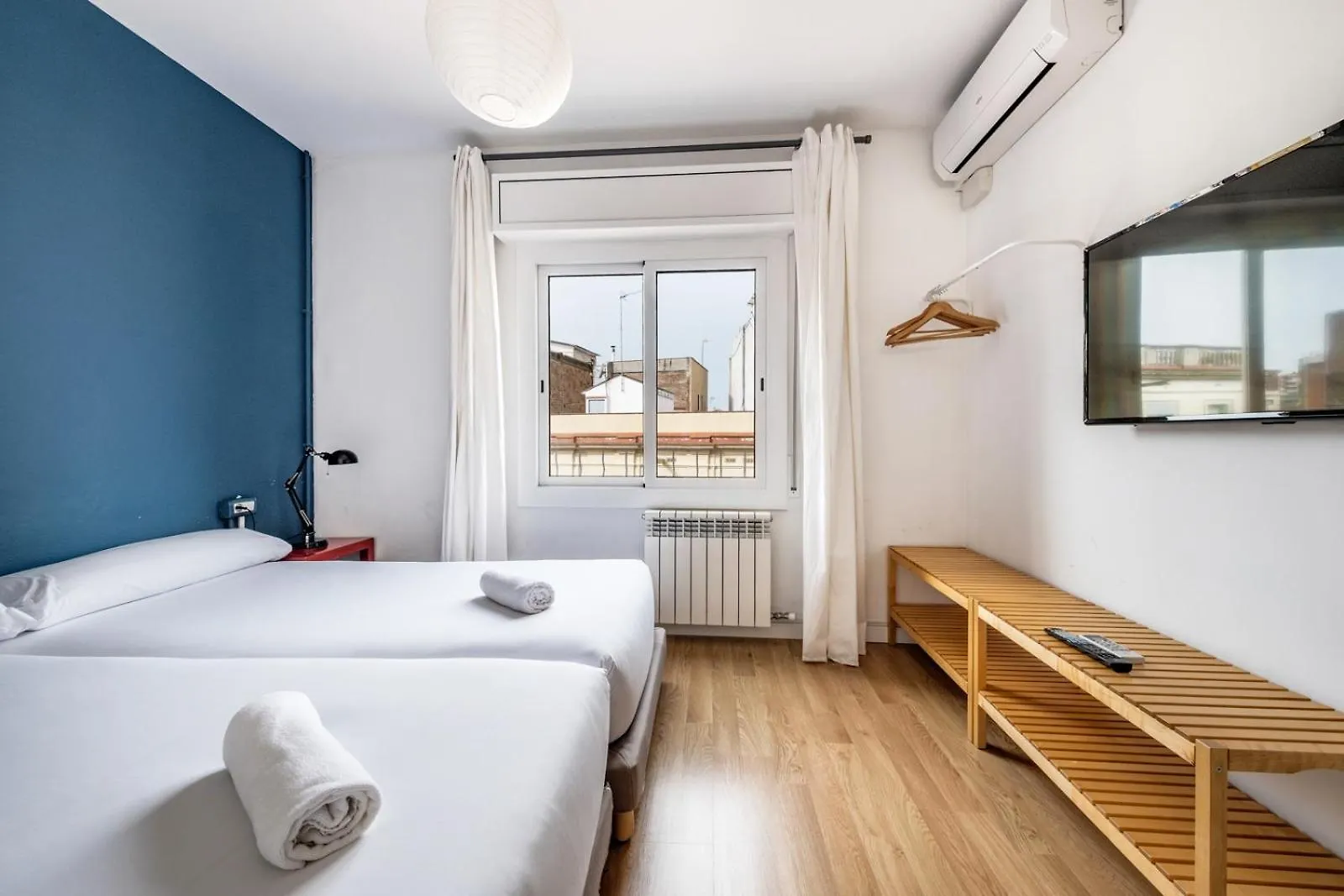 Ainb Barcelona Sants Apartments 0*,  España