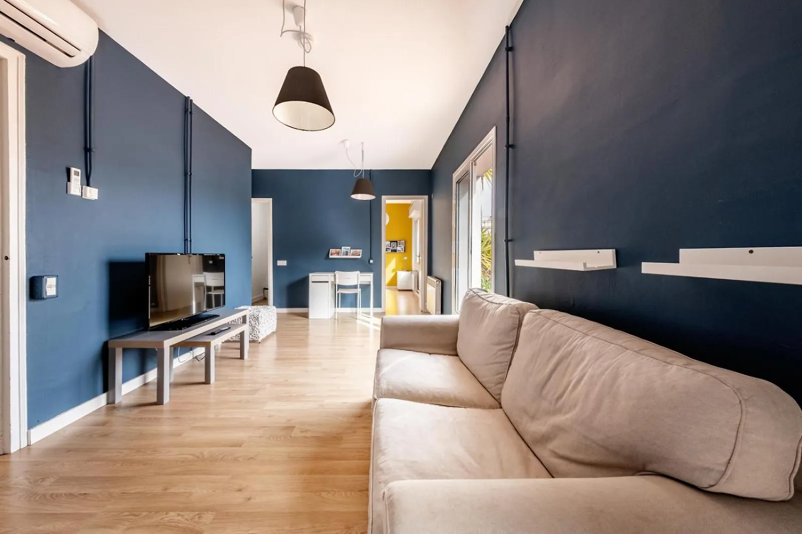 Ainb Barcelona Sants Apartments